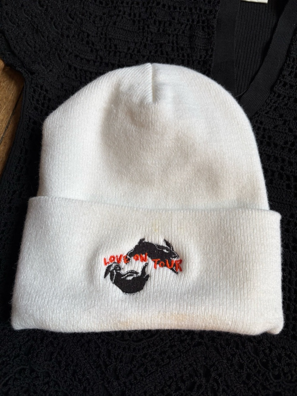 Harry Styles beanie hat white Love on Tour merch black rabbits logo OS